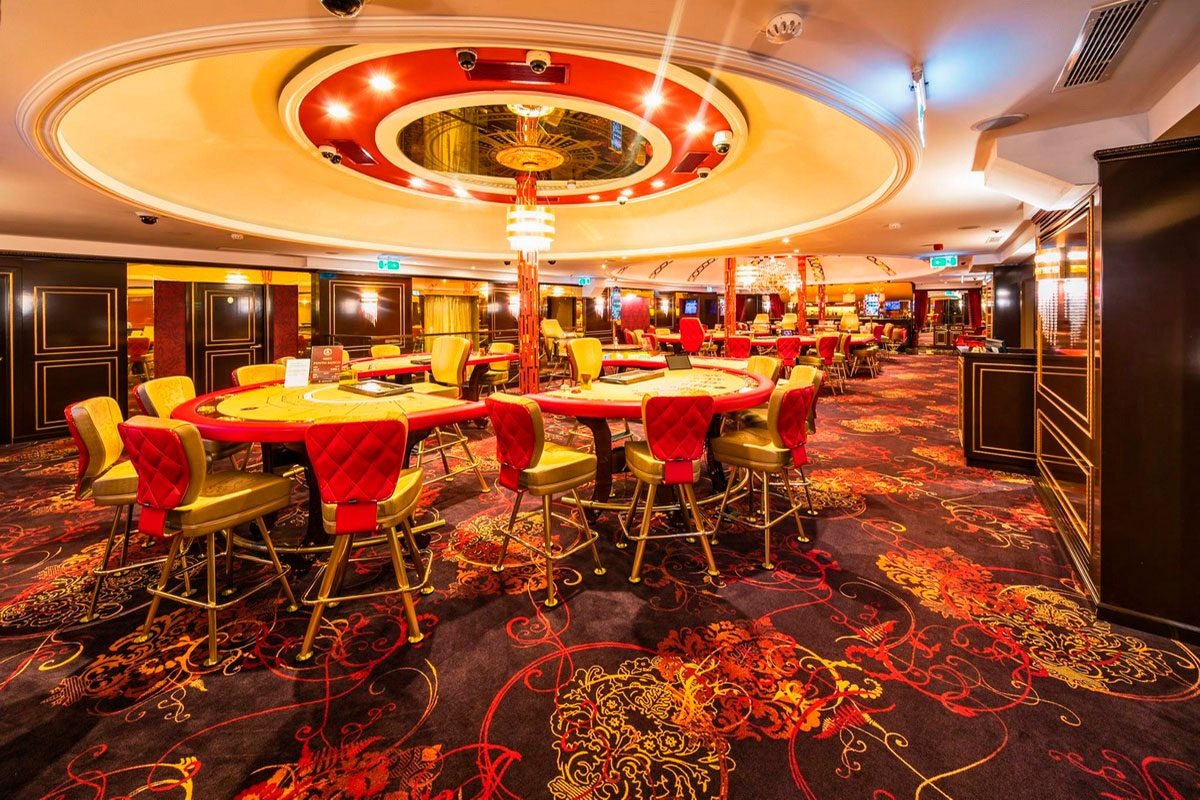 Het interieur van het restaurant